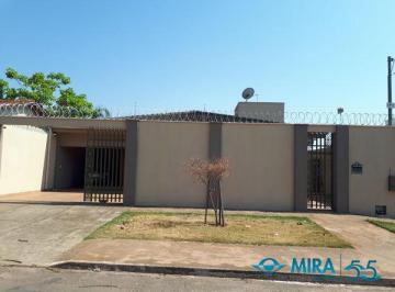 Casa · 217m² · 3 Quartos · 4 Vagas · Casa - Parque Industrial de Goiânia