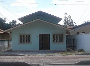 Casa · 200m² · 5 Quartos · Casa de alvenaria no bairro Centro em Guabiruba-SC