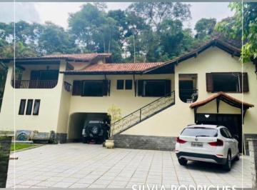 Casa de 4 quartos, Petrópolis · Vende-se linda casa no Condomínio Chamonix, em Itaipava!