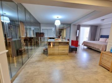 SUITE MASTER COM AMPLO CLOSET · Aquele apartamento c/ o closet dos sonhos (Ed. Club Duo Morumbi = Alto padrão)
