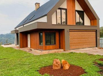 Casa · 250m² · 3 Quartos · 2 Vagas · Casa em  Braemar - Vale das Colinas - Gramado/RS