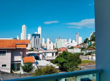 Casa · 130m² · 3 Quartos · 3 Vagas · Sobrado à venda com 3 dormitórios em Balneário Camboriú no Bairro Ariribá