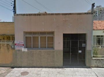 Casa à venda próximo à Avenida Pelinca em Campos dos Goytacazes, RJ. · Casa à venda no Centro de Campos dos Goytacazes