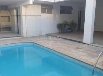 Piscina e churrasqueira · Casa em Parque Tamandaré  -  Campos dos Goytacazes