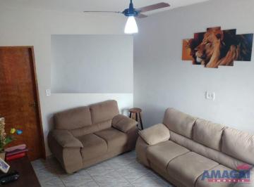 Casa · 80m² · 3 Quartos · 10 Vagas · Casa de 3 quartos no Jardim Santa Maria