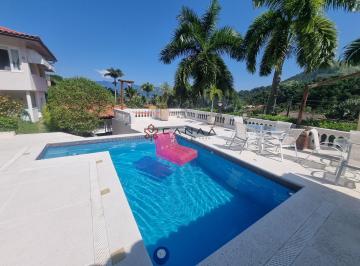 Casa · 450m² · 5 Quartos · 3 Vagas · Linda casa de 5 quartos em cond de luxo em Angra