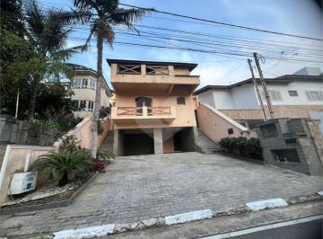 Imagem Principal · Sobrado à venda ou para alugar com 3 quartos, sendo 2 suítes,  em Arujázinho IV, Arujá