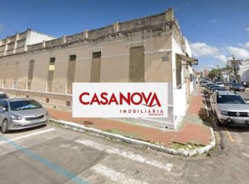 Casa de Esquina em ótima localização no Centro · Casa de Esquina em ótima localização no Centro