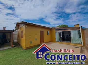 Casa de 3 quartos, Imbé · C134 - Ótima residência mista com piscina em região de moradores