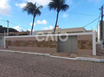 Comercial · 220m² · 3 Vagas · Casa comercial em Lagoa Nova. 