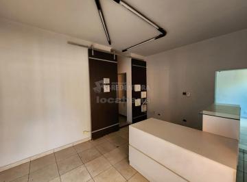 Comercial · 500m² · Casa Comercial com 10 salas para Locação no bairro Parque Industrial