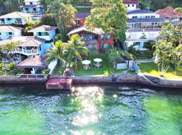Casa · 400m² · 4 Quartos · 2 Vagas · Oportunidade! Linda casa beira mar em Angra, agua cristalina!