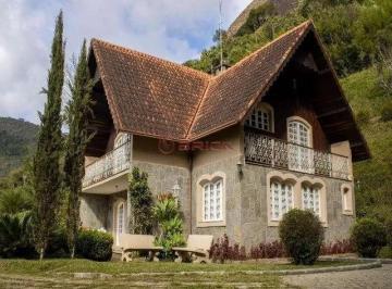 233846.jpg · Casa com 3 suítes em estilo europeu na Iúcas Teresópolis/RJ.