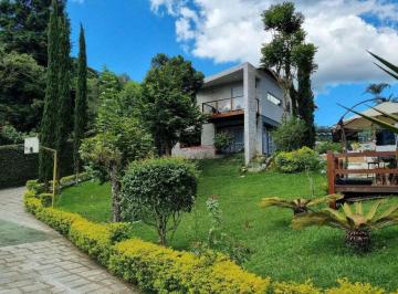 231847.jpg · Casa de alto padrão com 4 quartos sendo 3 suítes no Golfe Teresópolis/RJ.