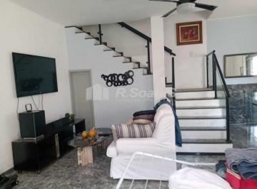 Casa · 278m² · 3 Quartos · Casa Triplex com 3 quartos em Todos os Santos. Rua Guarabira