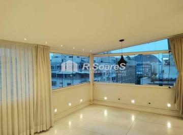 Apartamento · 205m² · 3 Quartos · 1 Vaga · Cobertura com três quartos em Copacabana!