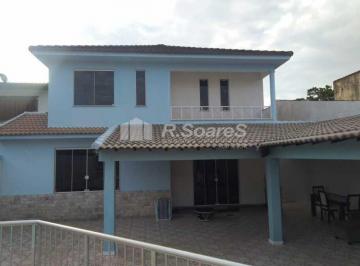 Casa · 240m² · 4 Quartos · 5 Vagas · Casa luxuosa com 3 suítes em Jardim Sulacap .