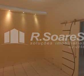 Apartamento · 40m² · 1 Quarto · 1 Vaga · Apartamento com um quarto na Praça da Bandeira. Rua Joaquim Palhares.