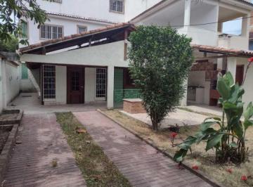 Casa · 300m² · 4 Quartos · 2 Vagas · Casa de rua :  / Residencial / Vargem Grande