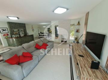 Casa · 331m² · 4 Quartos · 4 Vagas · Lindo sobrado com piscina em bairro tranquilo e de muita procura