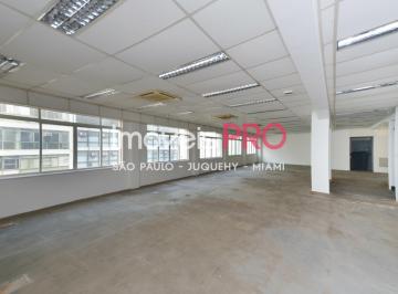 Comercial · 2800m² · Prédio com renda, lojas no térreo, modernizado