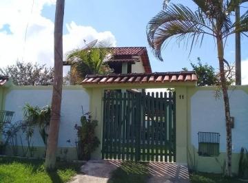 Frente · Duplex em Amplo Terreno com Área Gourmet em Praia Linda