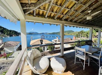 Casa · 200m² · 5 Quartos · 3 Vagas · Linda casa com vaga de iate em cond de luxo