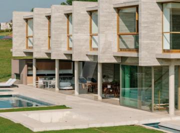 Casa · 1244m² · 6 Quartos · 4 Vagas · Condomínio Quinta da Baroneza Casa a venda / Locação 6 quartos