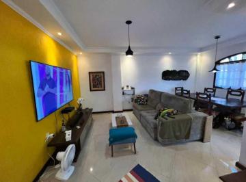 Casa · 179m² · 3 Quartos · 3 Vagas · Casa em Condomínio : Triplex / Residencial / Vargem Pequena