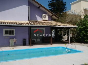 Casa · 200m² · 6 Quartos · 4 Vagas · Casa em Rua dos Eucaliptos - Canasvieiras - Florianópolis/SC
