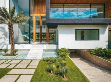 6eb8e6218dad7b536a2f9d720526595adc3c2aec · Casa com 4 dormitórios à venda, 1580 m² por R$ 20.900.000,00 - Barra da Tijuca - Rio de Janeiro/RJ