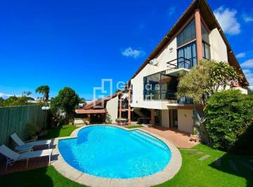 Foto 01 · Casa Triplex de 4 quartos com lazer incrivel no condominio Aldeia da Praia em Guarapari