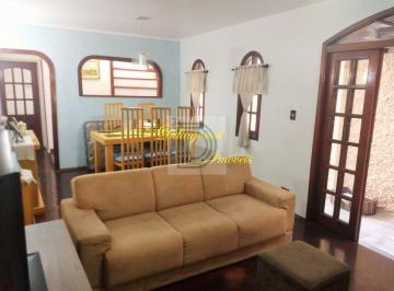 Casa · 160m² · 3 Quartos · 2 Vagas · Casa de 3 dormitórios sendo 1 suíte, sala com sacada !!!!