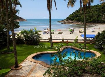 Casa · 640m² · 4 Quartos · 6 Vagas · Luxo é ter uma casa pé na areia com muito jardim e piscina ao lado do Hotel Jequitimar !!!