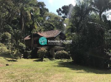 Rural · 48000m² · 2 Quartos · 2 Vagas · Oportunidade com cenário de serra
