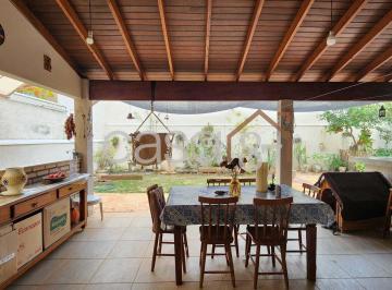 Casa · 194m² · 3 Quartos · 4 Vagas · Residencial Green Ville - Sobrado em condomínio com 3 suítes, escritório e energia fotovoltaica.