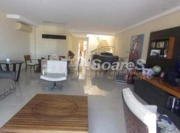 Apartamento · 371m² · 3 Quartos · 2 Vagas · Cobertura triplex com 2 vagas, vistão Lagoa, no Humaitá, Rua Casuarina.