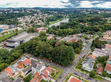 Terreno , Curitiba · Raridade de terreno ZR2 com bosque ao lado do Parque São Lourenço!