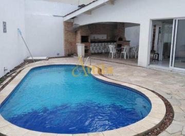 Casa · 370m² · 4 Quartos · 5 Vagas · Casa 4 suítes, 150mts praia, região da Brunella