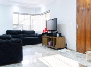 Casa · 200m² · 3 Quartos · 4 Vagas · Sobrado Frontal na Vila Formosa