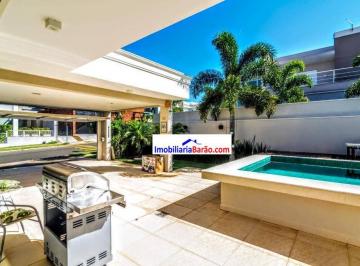f8867c77a2e923c718fc1af2d2f92ef1e40636c0 · Excepcional casa térrea, construída com um projeto moderno privilegiando a integração dos ambientes