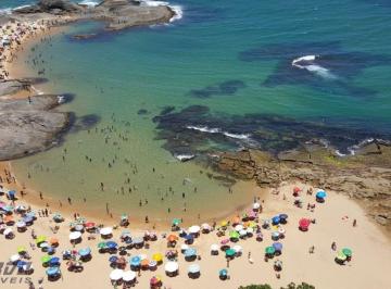 Foto 41 · Apartamento frente mar à venda com 4 suítes no Centro de Guarapari-ES