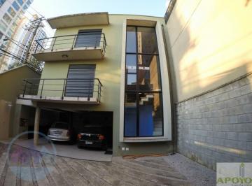 Casa · 350m² · 7 Quartos · 8 Vagas · Campo Belo 7 Suítes, 8 Vagas, 350m² construção. 400m² terreno