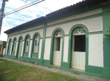 Casa · 300m² · 4 Quartos · Excelente Imóvel comPotencial para Construtora