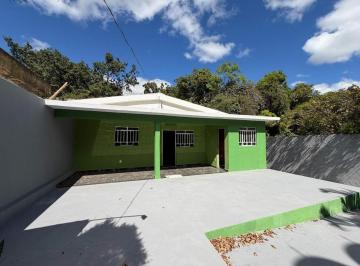 Casa · 114m² · 3 Quartos · 2 Vagas · Casa com 3 Quartos e Ponto Comercial em Excelente Localização no Centro da Cidade