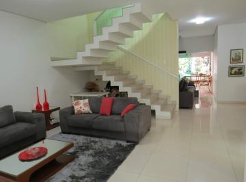 Casa · 368m² · 3 Quartos · 4 Vagas · Sobrado à venda, 3 quartos, 3 suítes, 4 vagas, Presidente Roosevelt - Uberlândia/MG