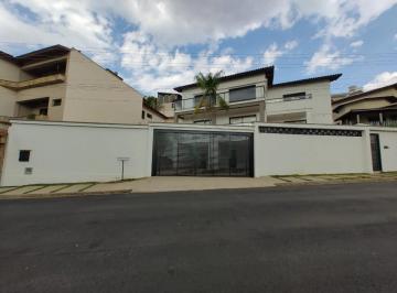 Casa · 393m² · 4 Quartos · 3 Vagas · Casas Padrão em Poços de Caldas
