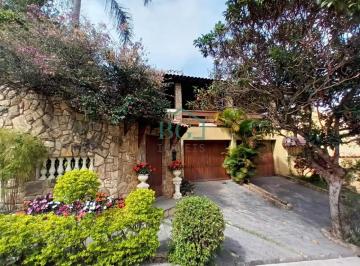 FACHADA · Casa de alto padrão próximo ao centro de Poços de Caldas