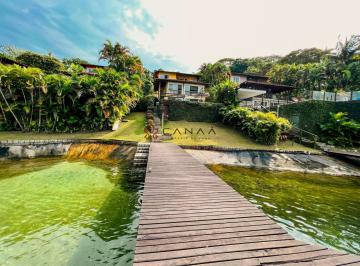 Casa · 300m² · 5 Quartos · 2 Vagas · Linda casa costeira com piscina em condomínio de luxo, 5 suítes