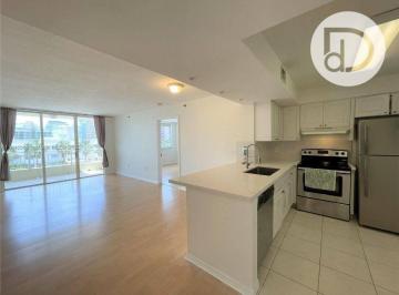 d71f173996eaf7db7ca7bcb4a6f3db3b1f5e78ab · Apartamento com 2 dormitórios à venda em Miami Beach/FL
